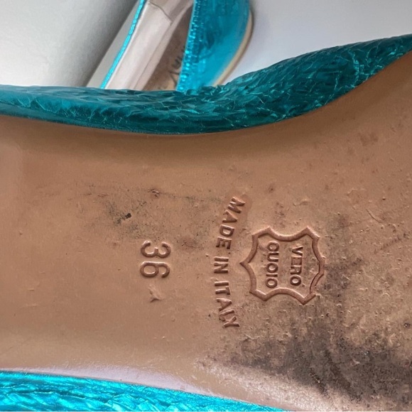 MADE IN ITALY EMMA VIANI Vibrant Blue Women's Shoes with Floral Accent - Picture 11 of 11